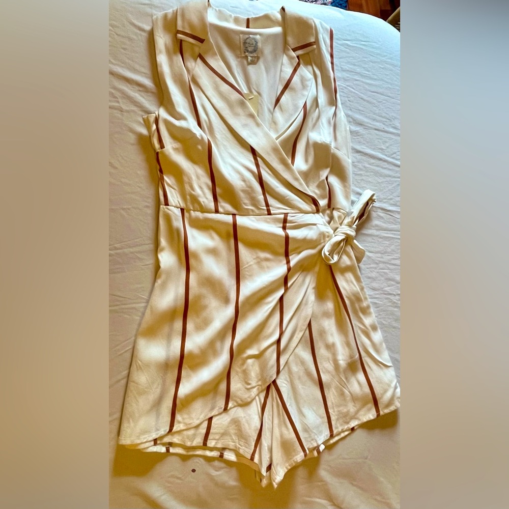 Women’s White Striped Shorts V-cut Super Short Romper from Francesca’s Small